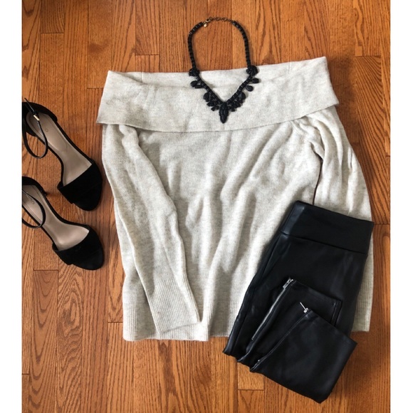 Abercrombie Cream Off Shoulder Sweater - Picture 1 of 7